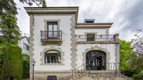 Vista exterior de Casa o xalet en venda en San Lorenzo de El Escorial amb Calefacció, Jardí privat i Terrassa