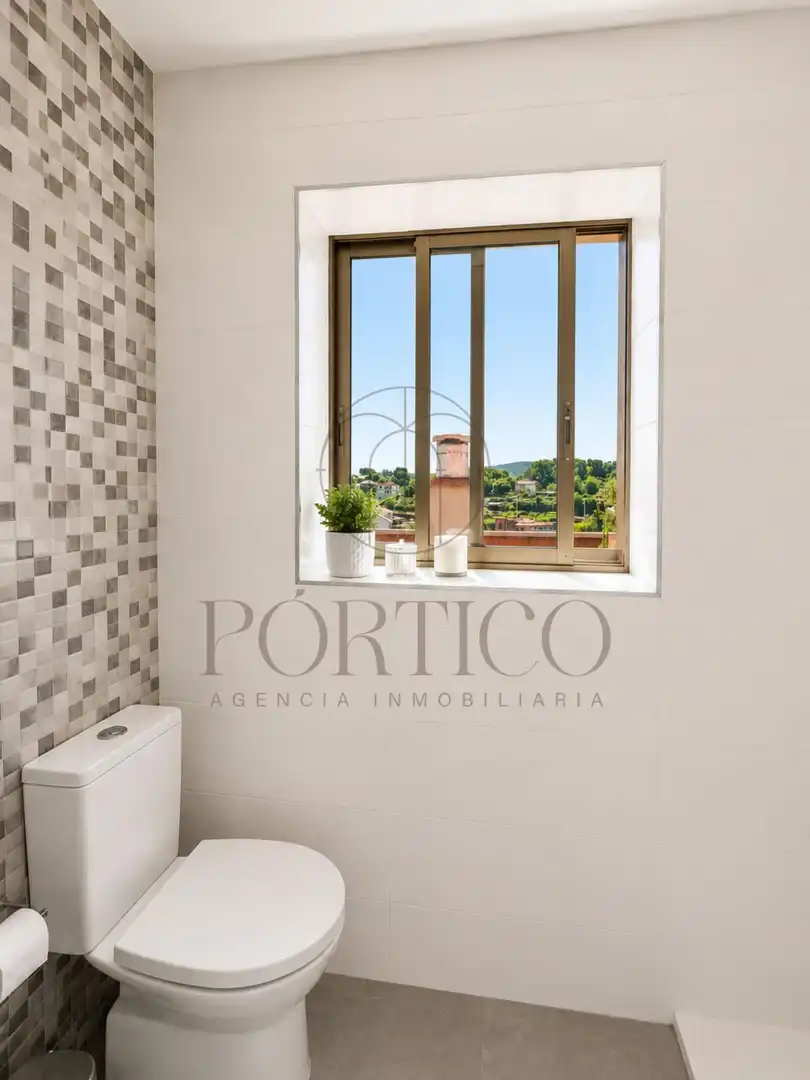 Balcony of Attic for sale in Tui  with Air Conditioner, Heating and Balcony