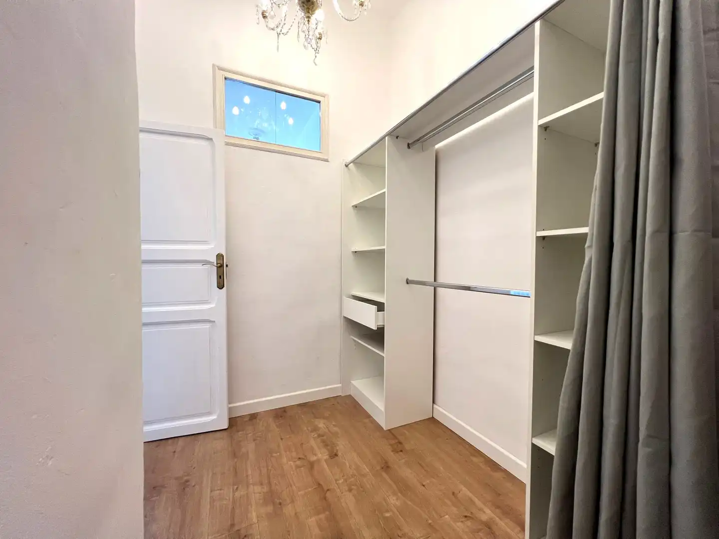 Habitación de Piso de alquiler en Valencia con Aire acondicionado, Calefacción y Amueblado