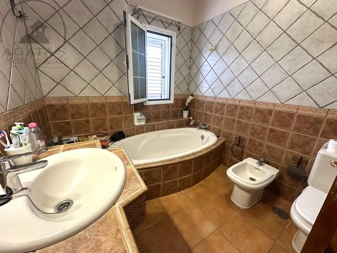 Bany de Finca rústica en venda en Santiago del Teide amb Jardí privat i Terrassa