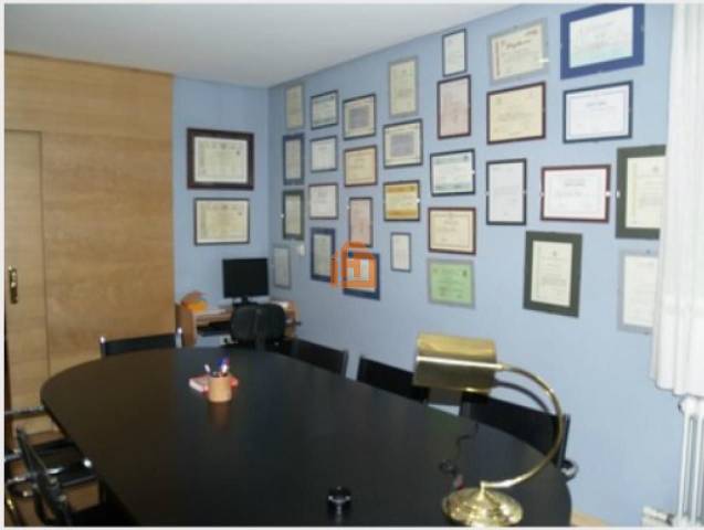 Oficina en Venta en Avenida Lancia en San Claudio - La Chantría