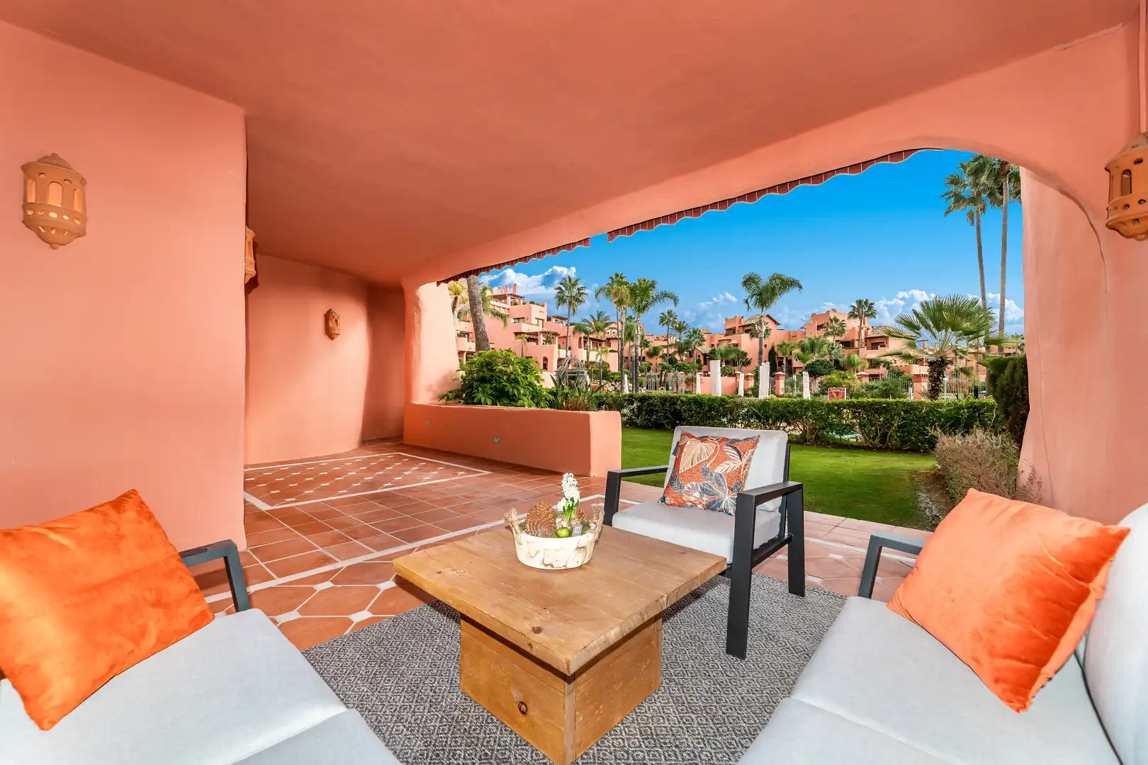Terraza de Planta baja en venta en Estepona con Aire acondicionado, Calefacción y Parquet