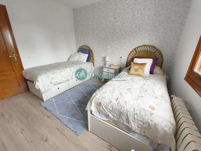 Bedroom of Houses for sale in Segovia  with Heating
