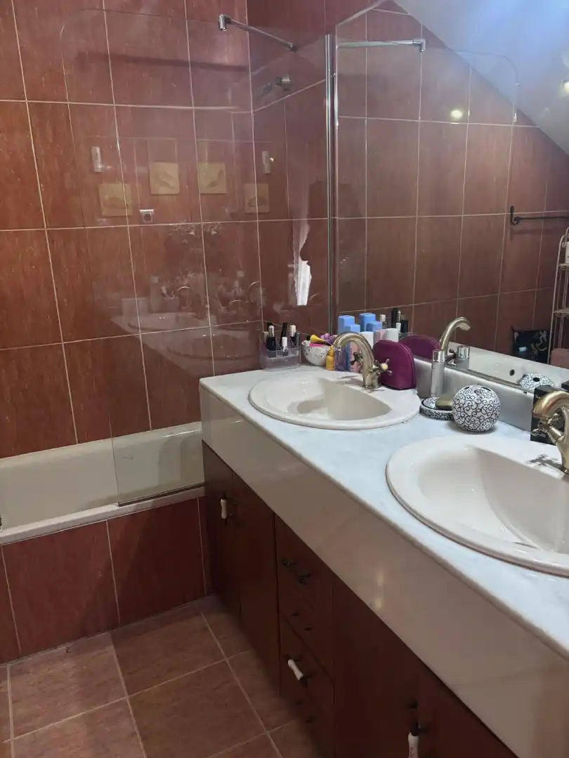 Baño de Casa adosada en venta en Leganés con Calefacción, Jardín privado y Terraza