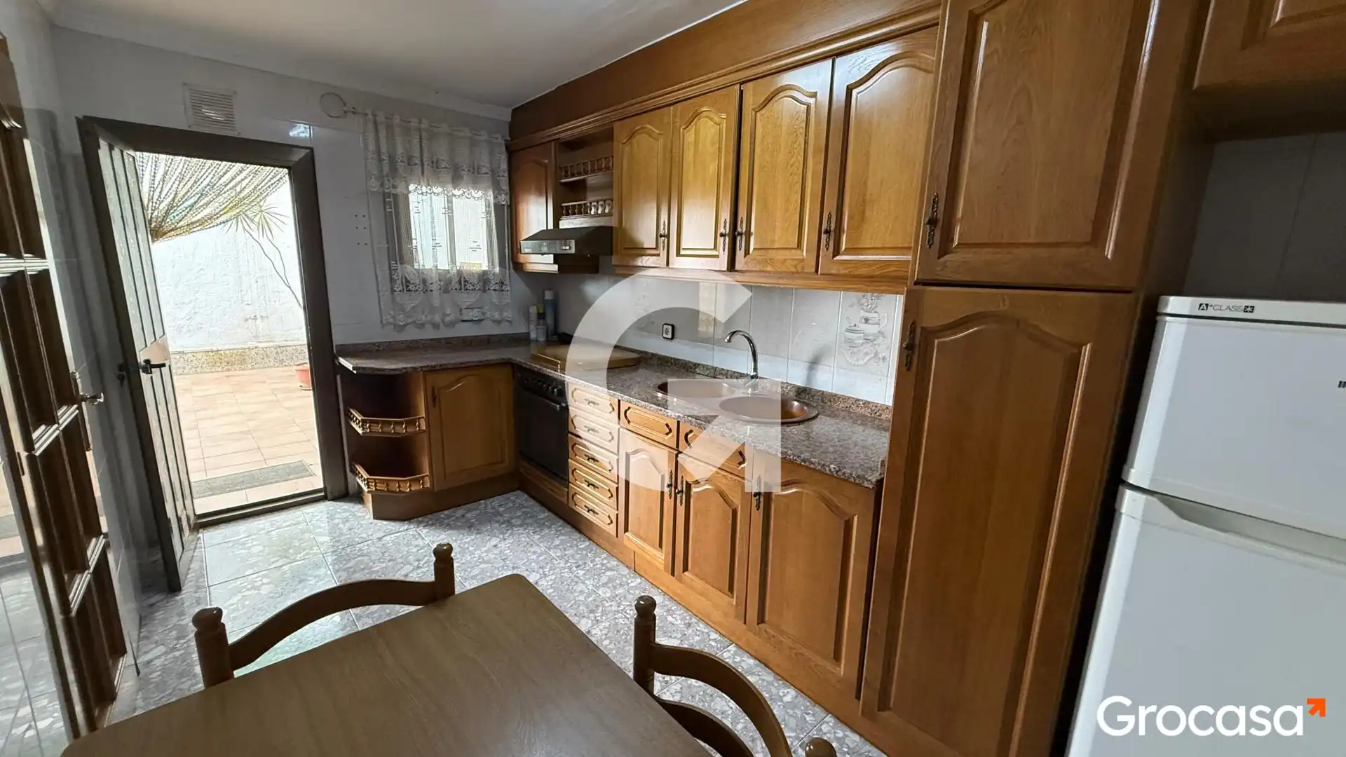 Kitchen of Flat for sale in Mataró  with Air Conditioner, Terrace and Oven