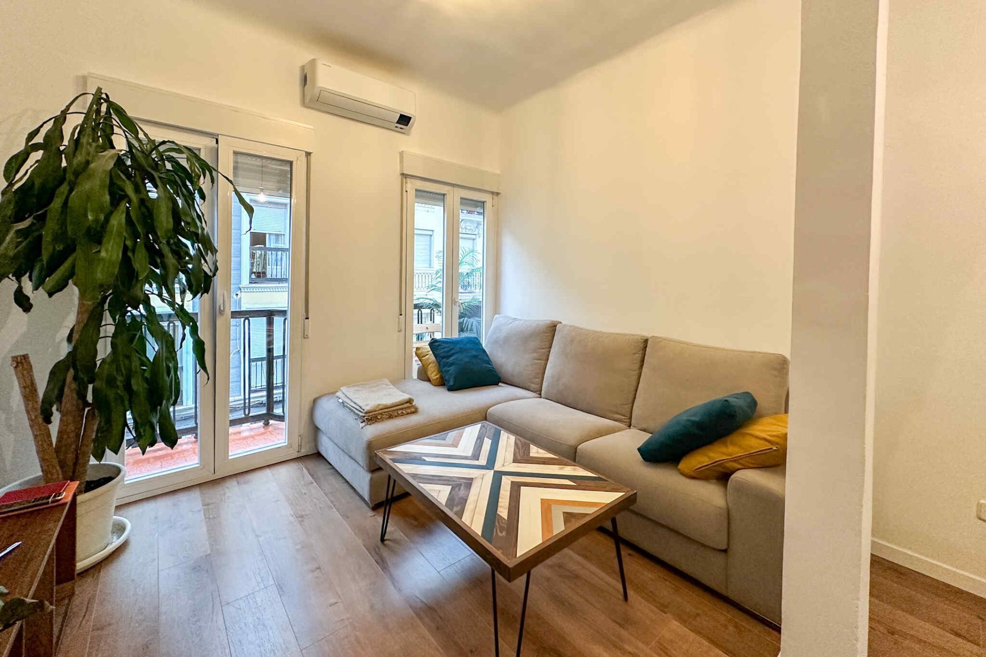 Sala d'estar de Pis en venda en  Madrid Capital amb Aire condicionat i Calefacció