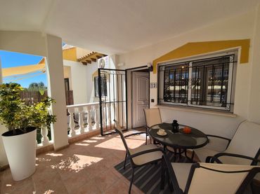 Maison mitoyenne avec piscine à vendre à Orihuela Costa