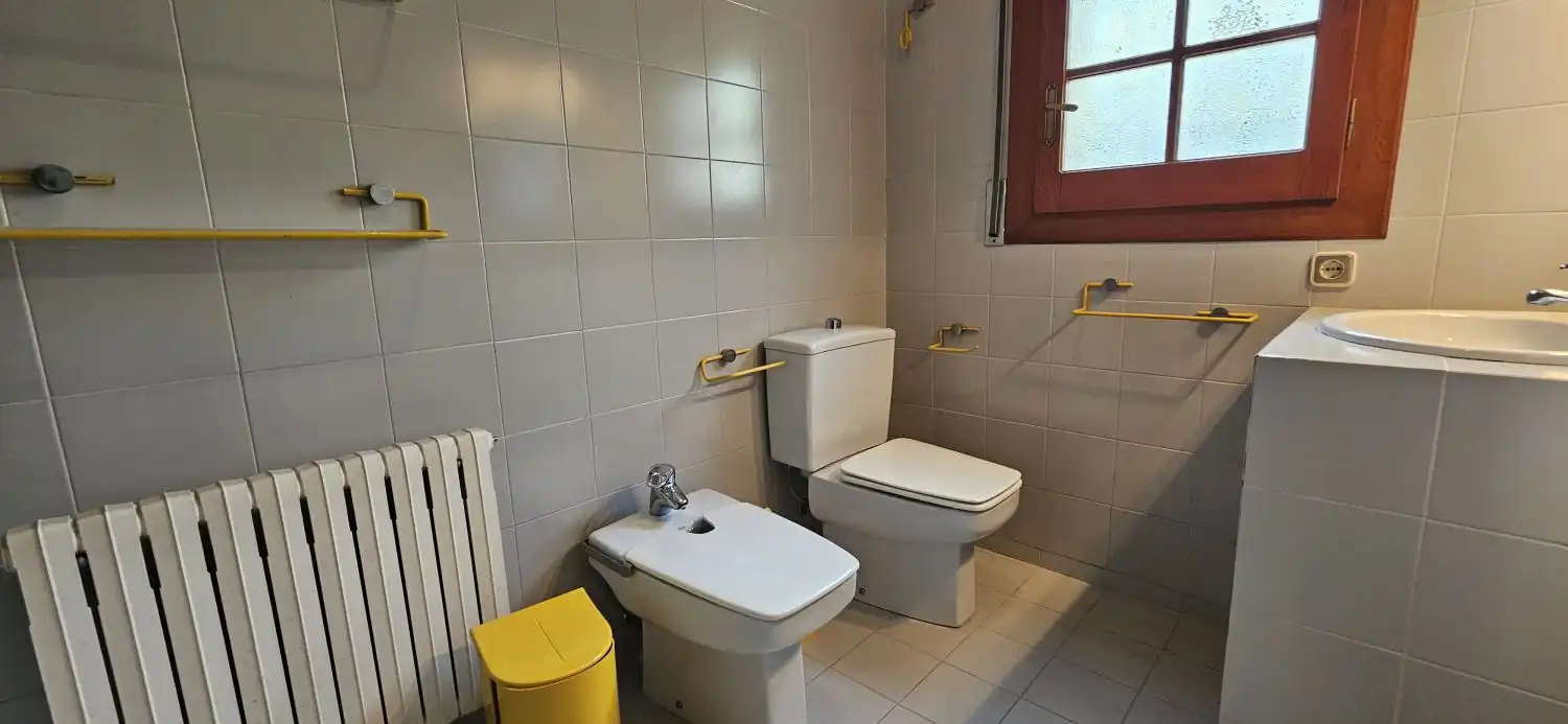 Bany de Casa o xalet en venda en Corbera de Llobregat amb Aire condicionat i Calefacció
