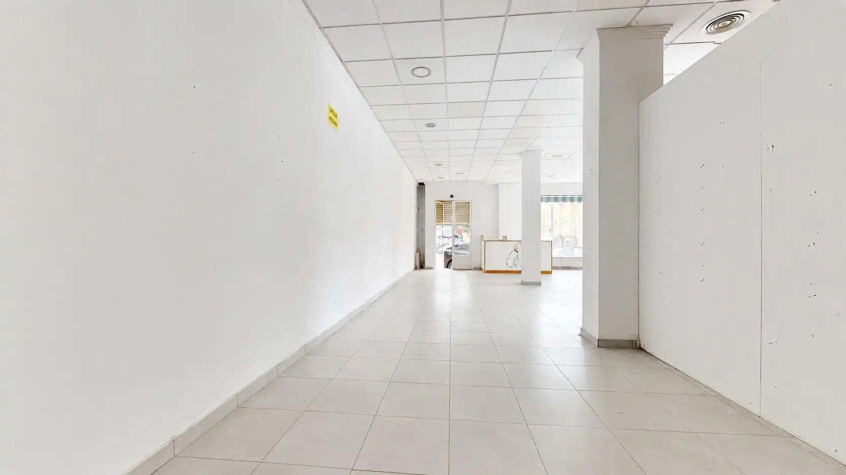 Commercial properties for sale in Avenida De Lepanto , 2, Cortes - Huertas