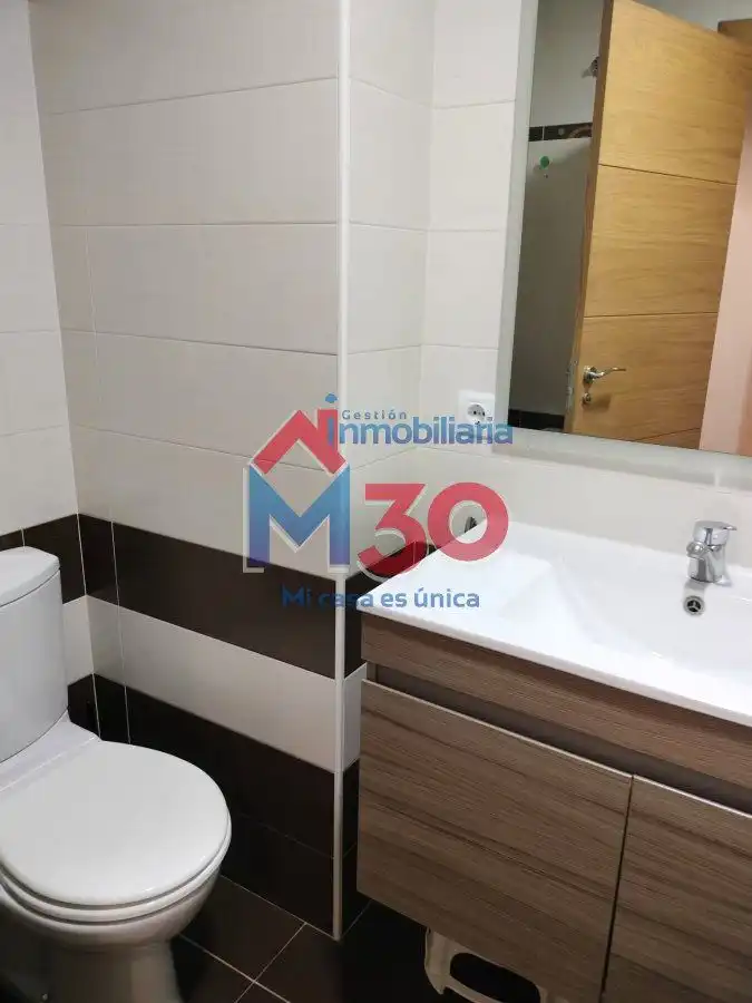 Baño de Piso en venta en Miranda de Ebro con Calefacción, Terraza y Trastero