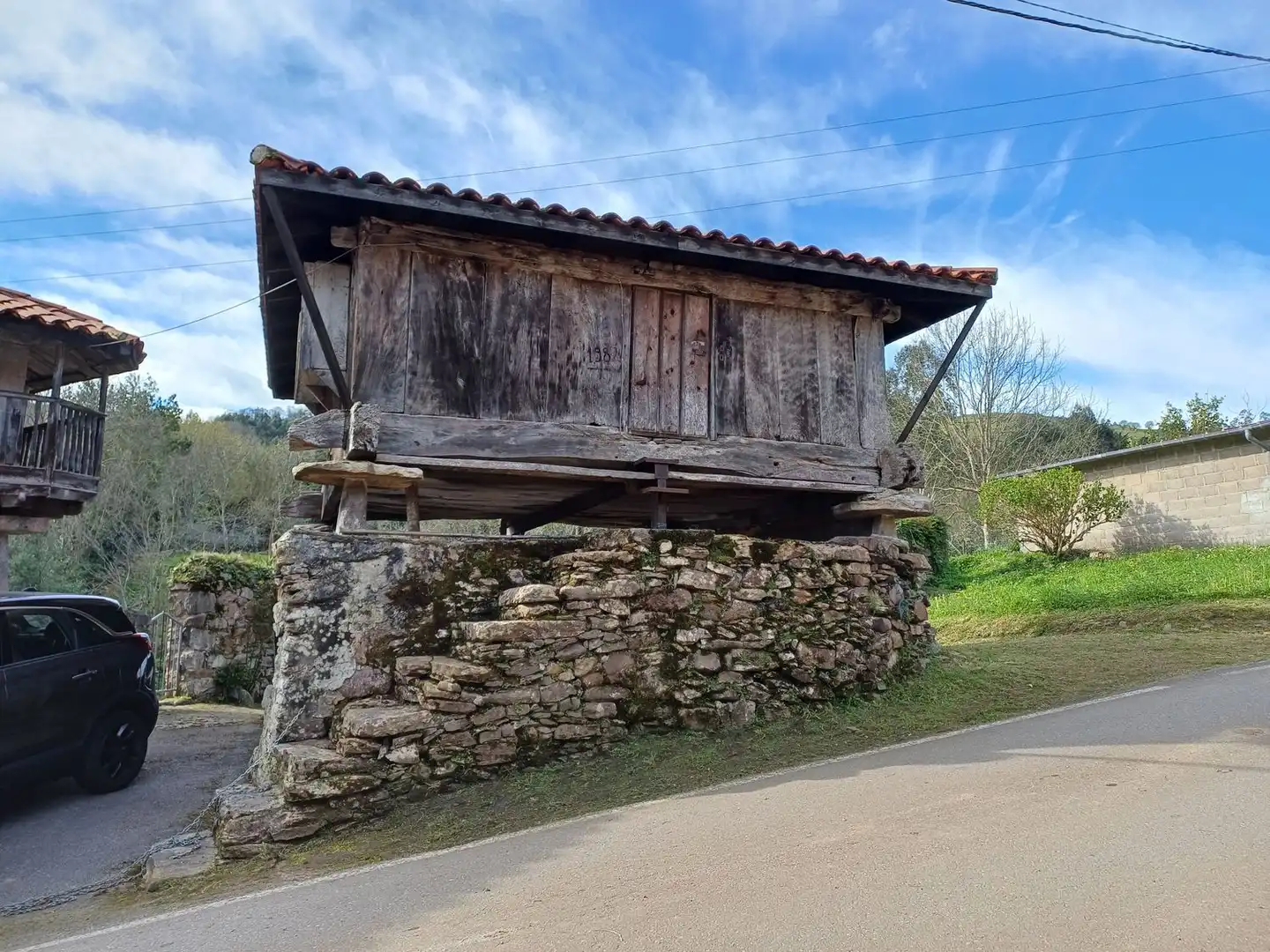 Vista exterior de Casa o xalet en venda en Illas amb Terrassa, Traster i Piscina
