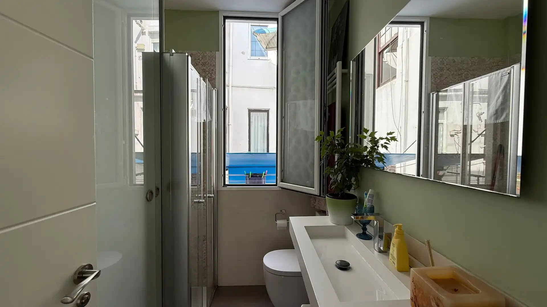 Baño de Piso en venta en Bilbao  con Calefacción y Balcón