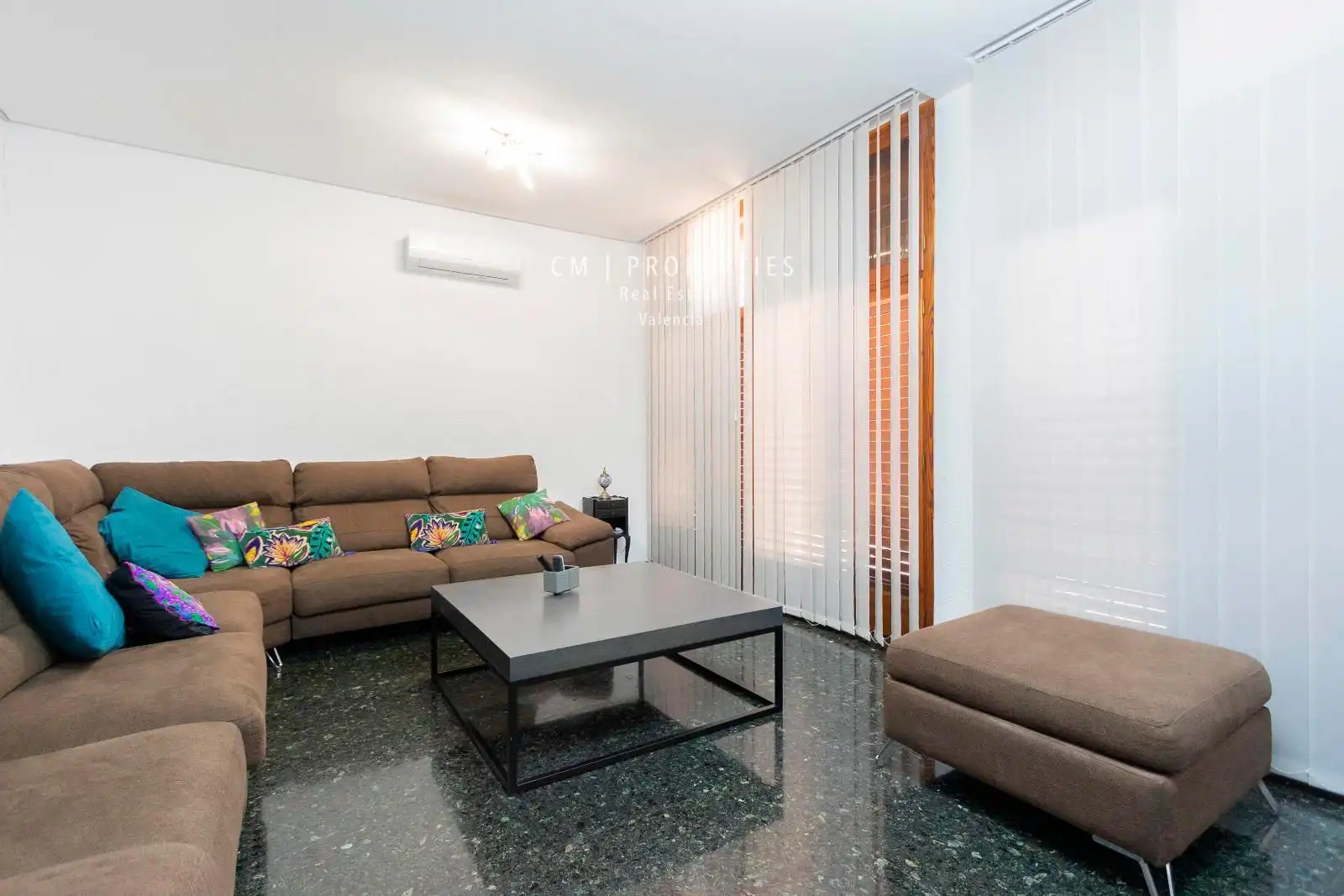 Sala de estar de Casa o chalet en venta en Paterna con Aire acondicionado, Calefacción y Piscina