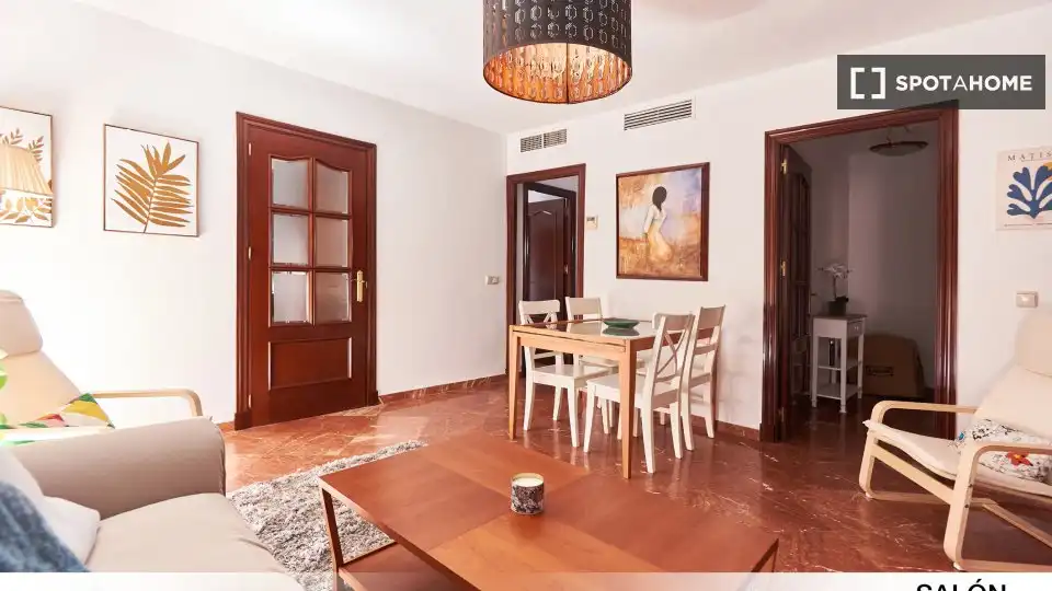 Comedor de Piso para compartir en Sevilla con Aire acondicionado, Terraza y Amueblado