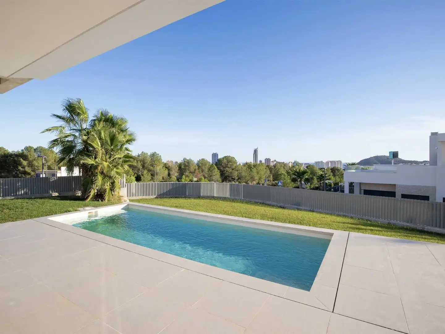 Chalet con piscina en venta en Calle Calle Praga, imagen 18