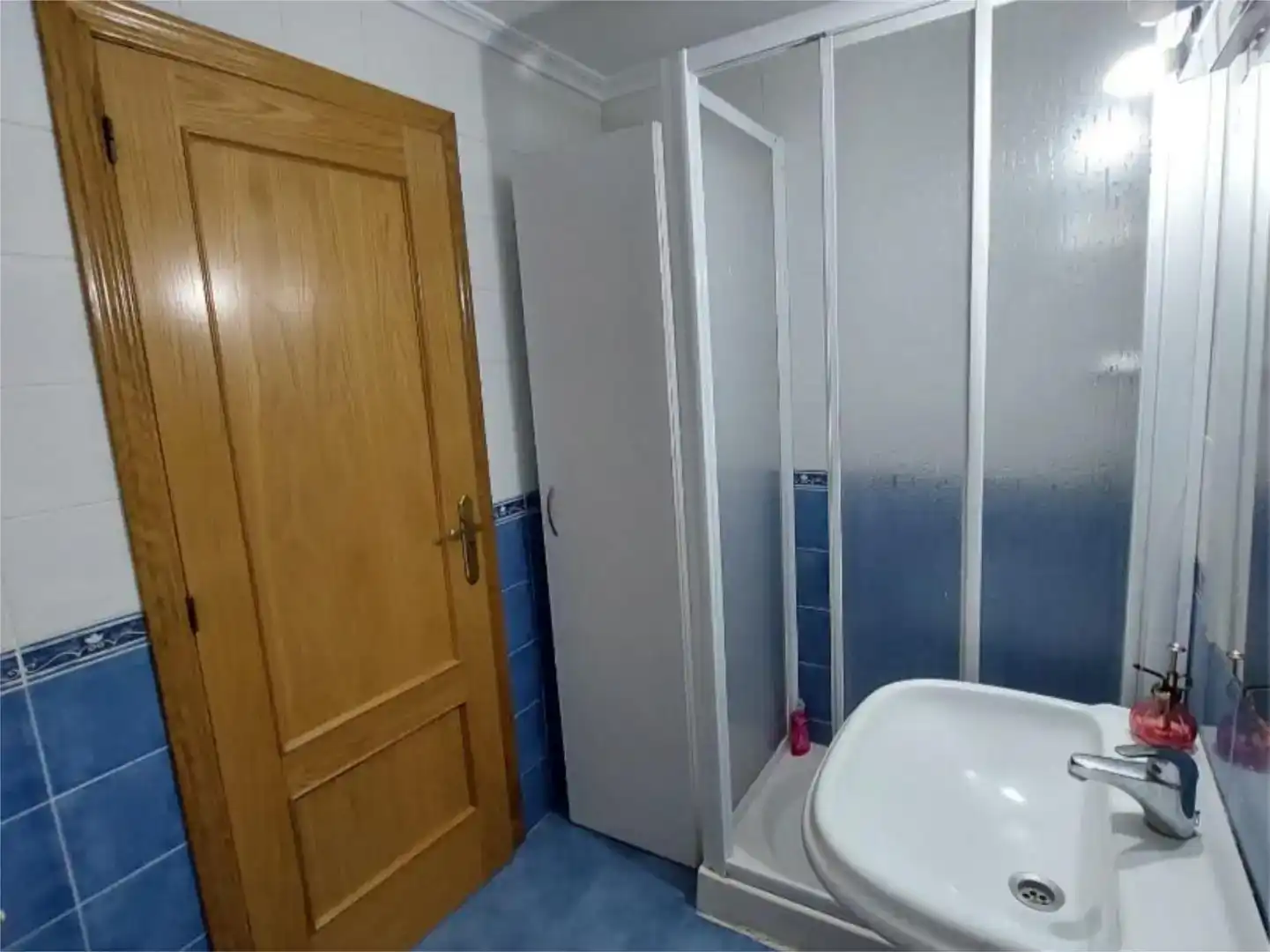 Bathroom of Flat for sale in Hellín  with Air Conditioner, Storage room and Furnished