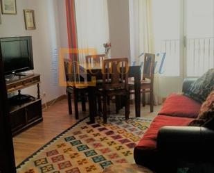 Living room of Flat for sale in Salamanca Capital  with Balcony