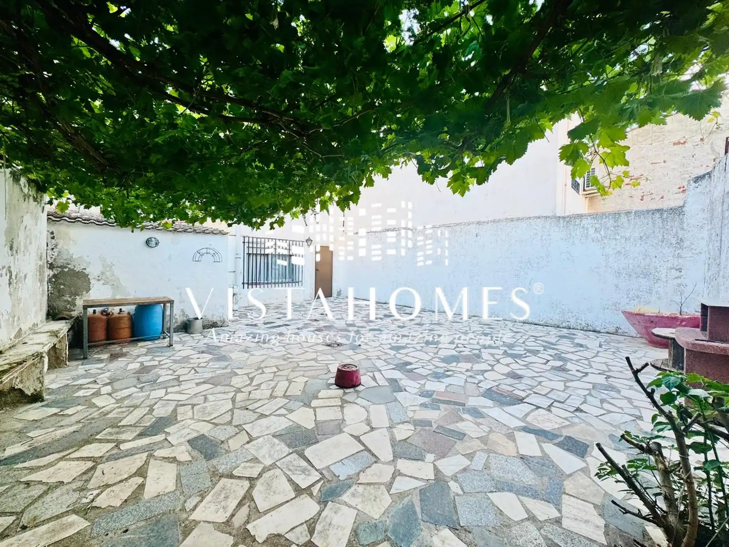 Vista exterior de Casa adosada en venta en Chinchón con Calefacción, Jardín privado y Terraza