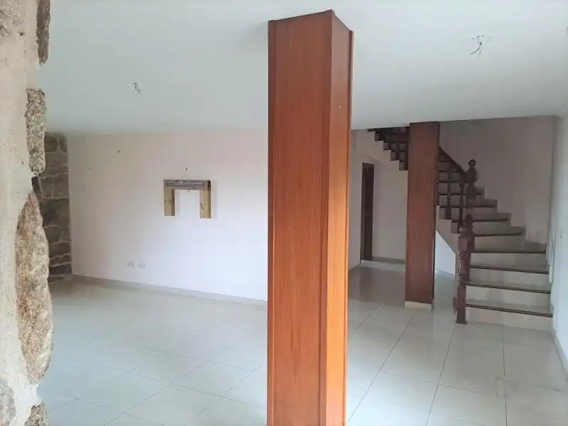 Casa adosada en venda en A Cañiza   amb Terrassa i Alarma