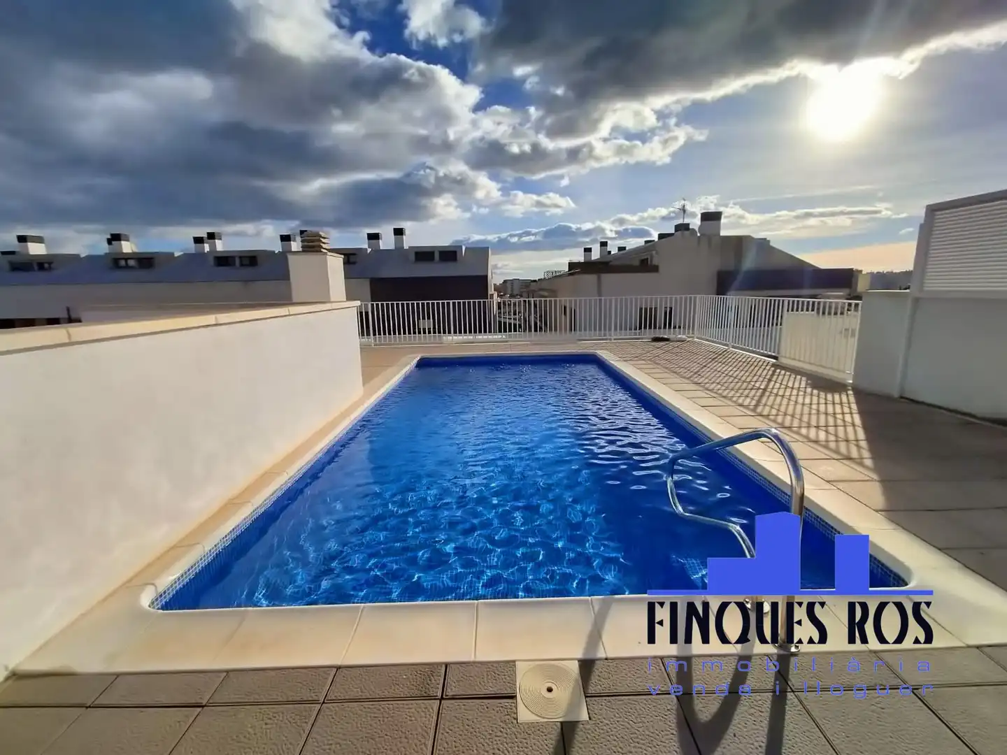 Piscina de Pis en venda en Vinaròs amb Aire condicionat, Calefacció i Terrassa
