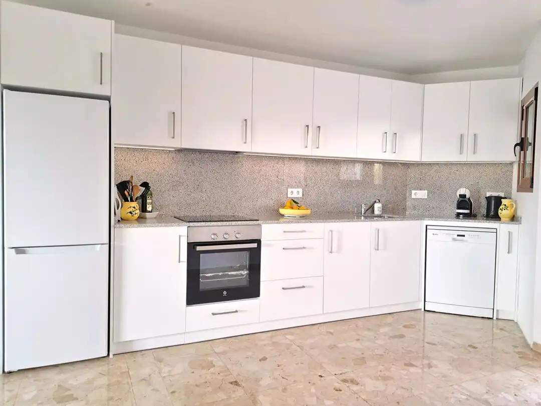 Küche von Einfamilien-Reihenhaus zum Verkauf in Moraira