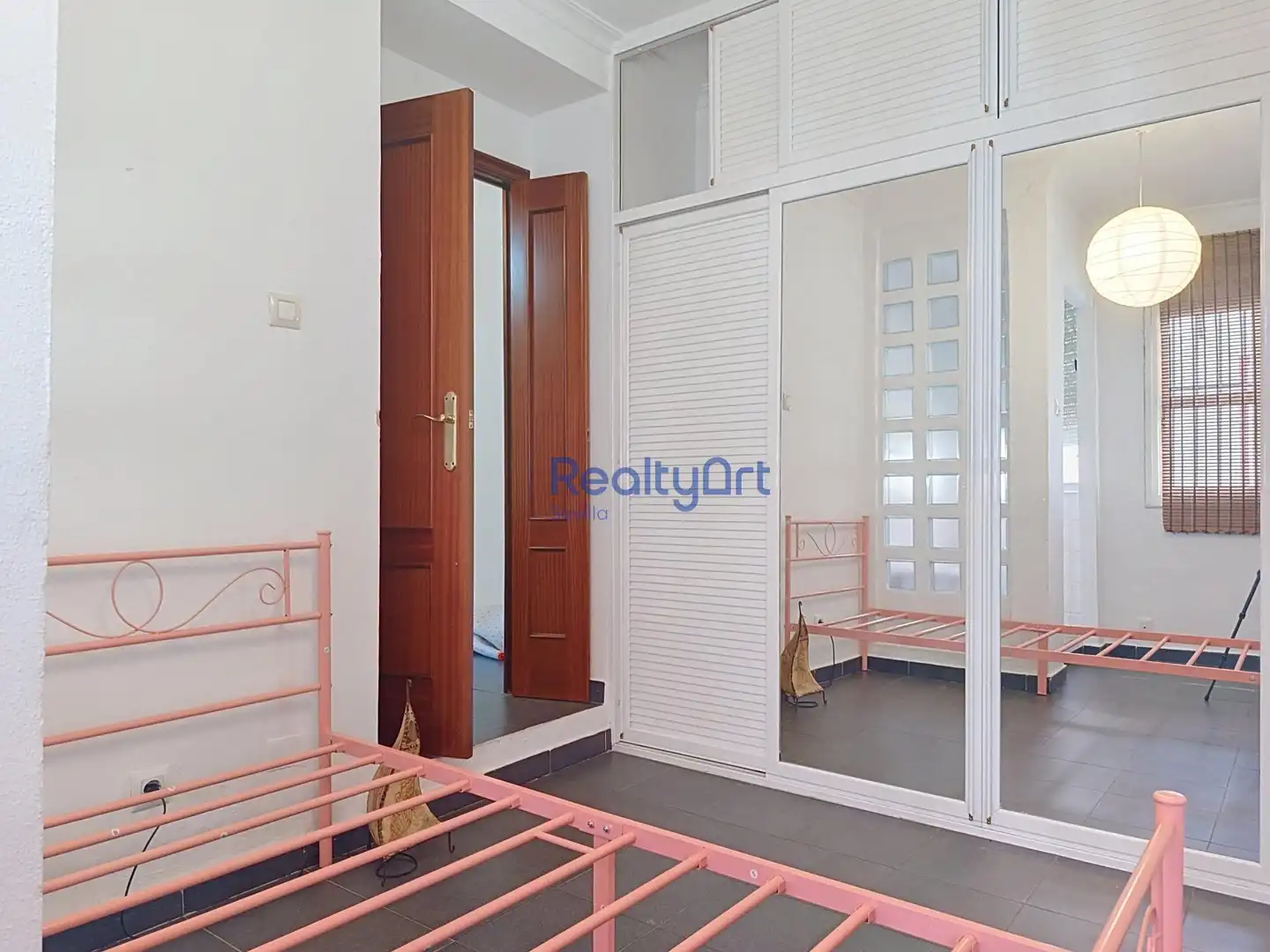 Habitación de Piso de alquiler en Sevilla con Aire acondicionado, Terraza y Amueblado