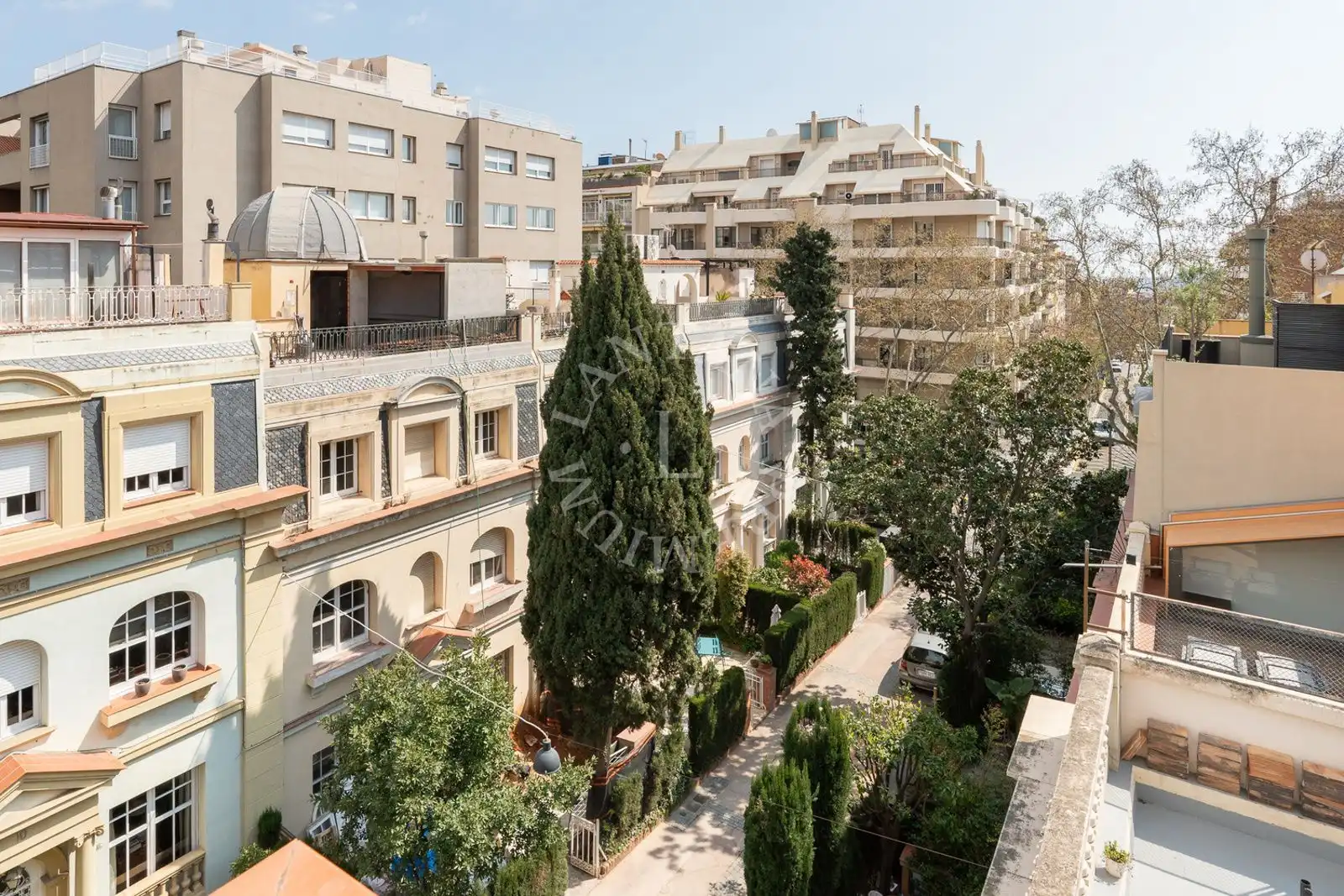 Vista exterior de Casa o chalet en venta en Barcelona con Calefacción y Terraza