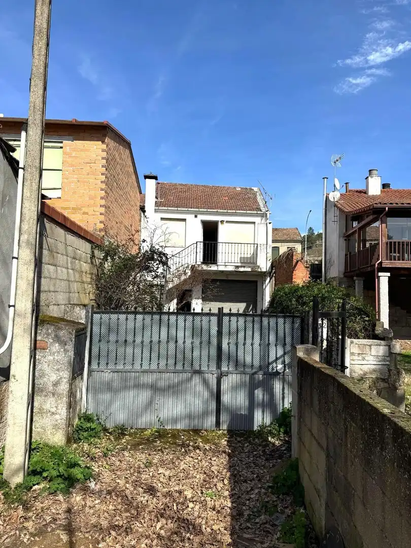 Vista exterior de Casa adosada en venda en Verín