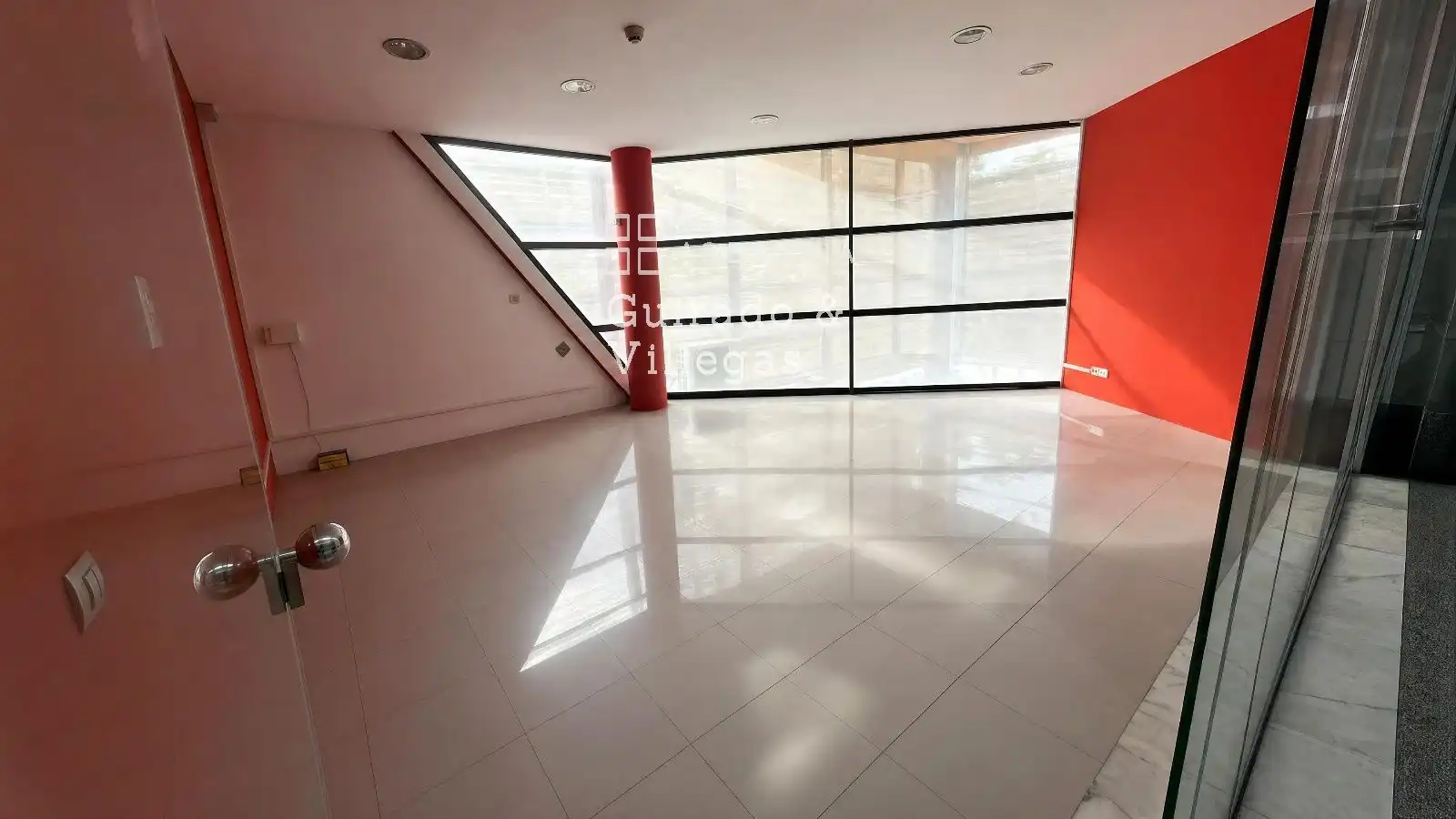 Local comercial en venda a Avenida Sant Ildefons, imagen 13