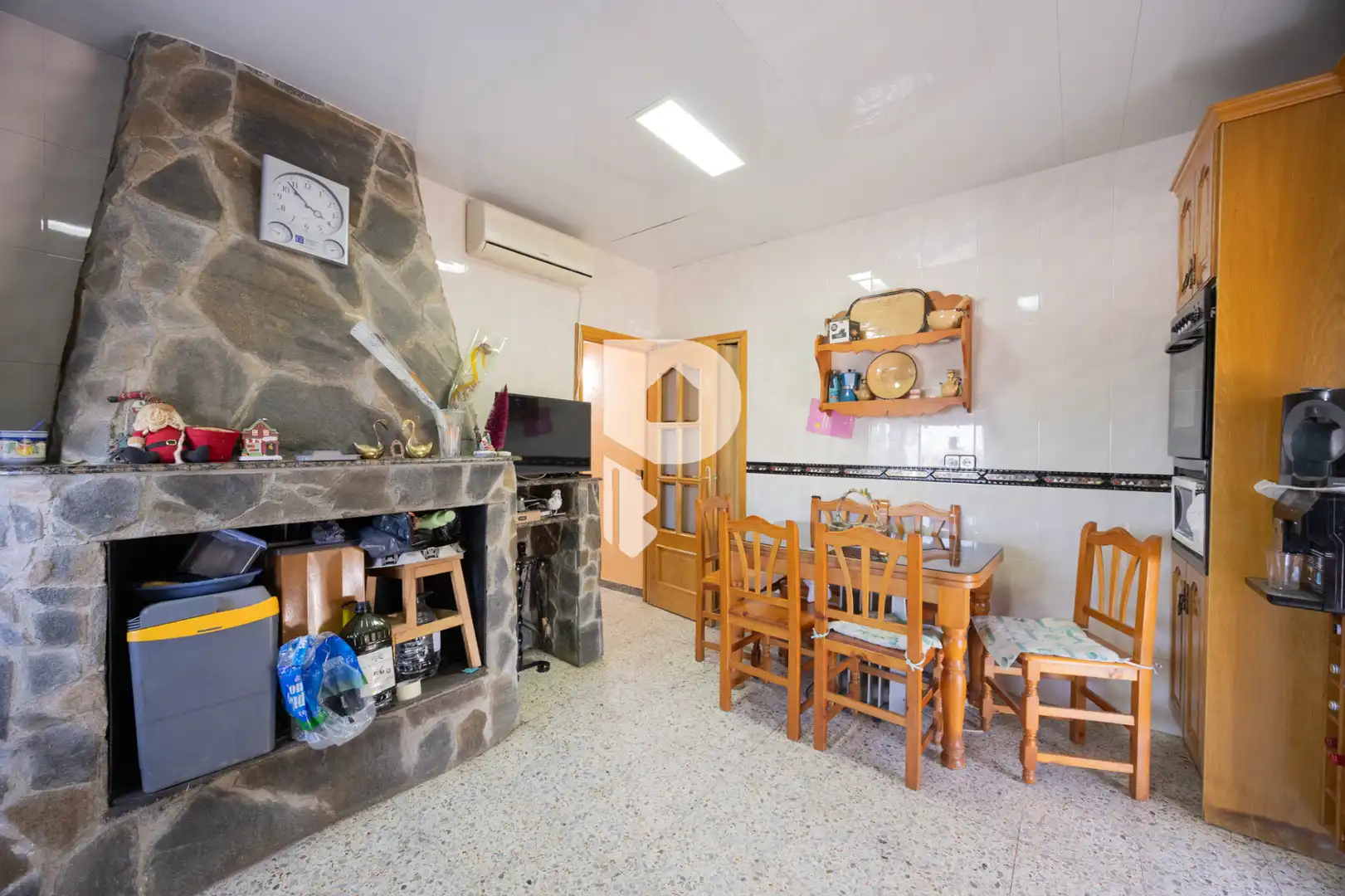 Cuina de Casa o xalet en venda en Sant Andreu de la Barca amb Aire condicionat, Calefacció i Jardí privat