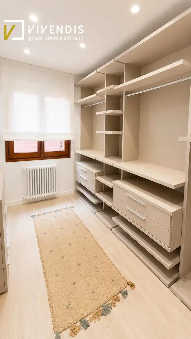 Habitación de Piso de alquiler en Lleida con Aire acondicionado, Calefacción y Amueblado