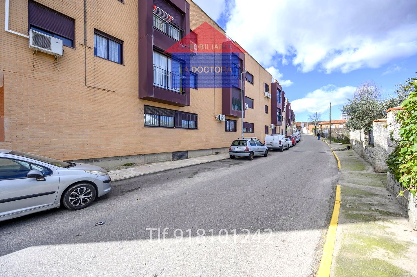 Außenansicht von Wohnung zum Verkauf in Las Ventas de Retamosa mit Klimaanlage, Heizung und Gemeinschaftspool