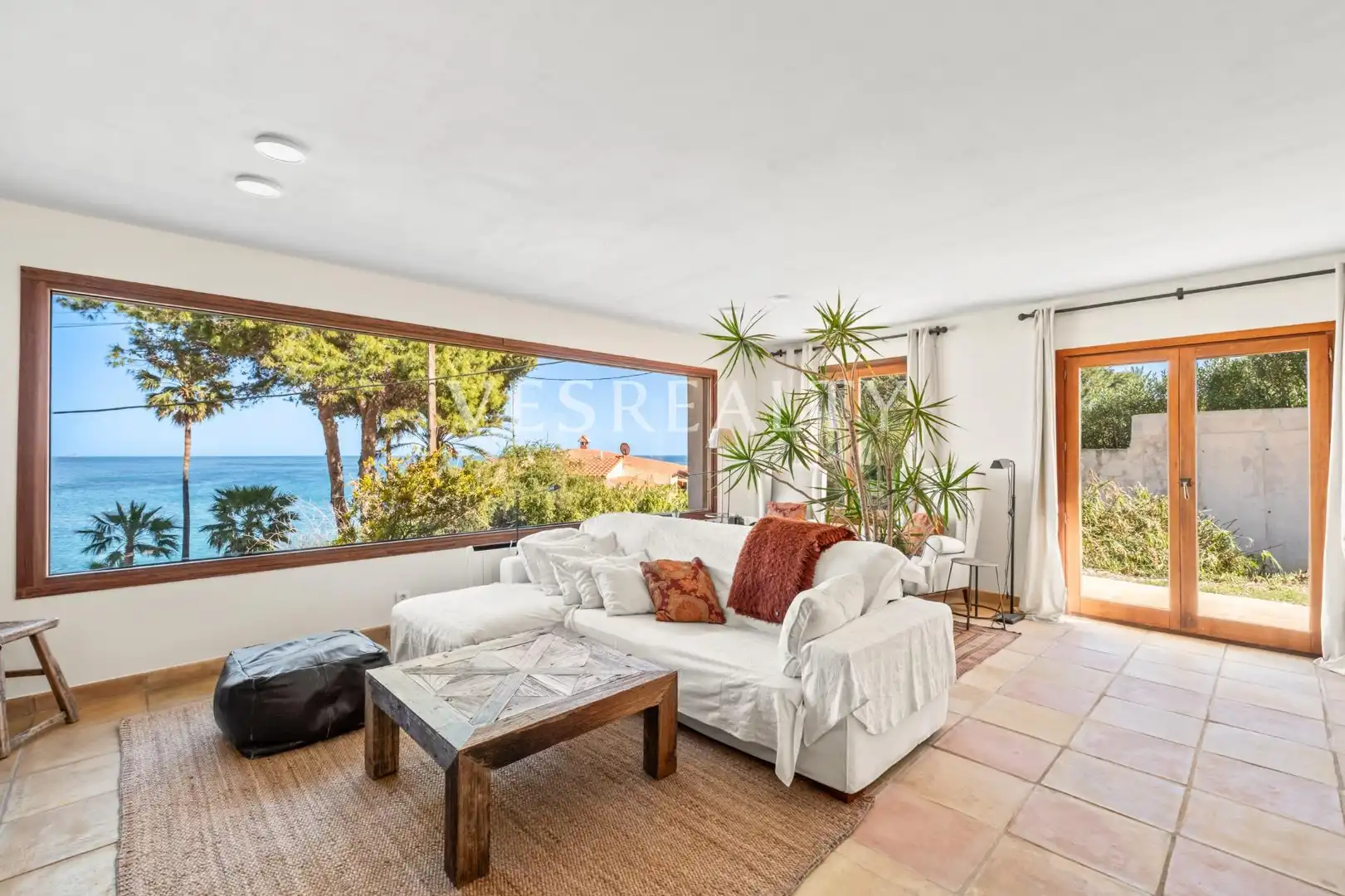 Sala d'estar de Casa o xalet en venda en El Campello amb Calefacció, Jardí privat i Terrassa
