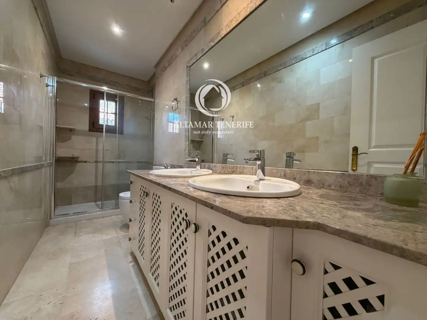 Badezimmer von Einfamilien-Reihenhaus zur Miete in Adeje mit Klimaanlage, Terrasse und Abstellraum