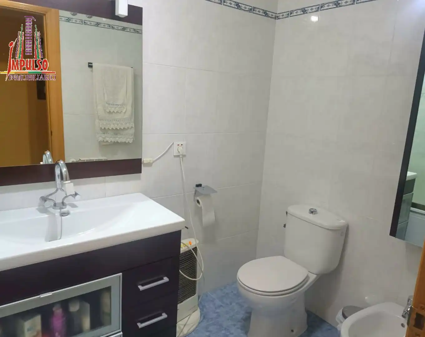 Baño de Piso en venta en Albacete con Calefacción, Trastero y Balcón