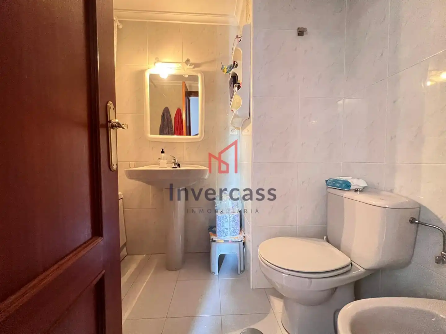 Baño de Piso en venta en Castro-Urdiales con Calefacción y Terraza