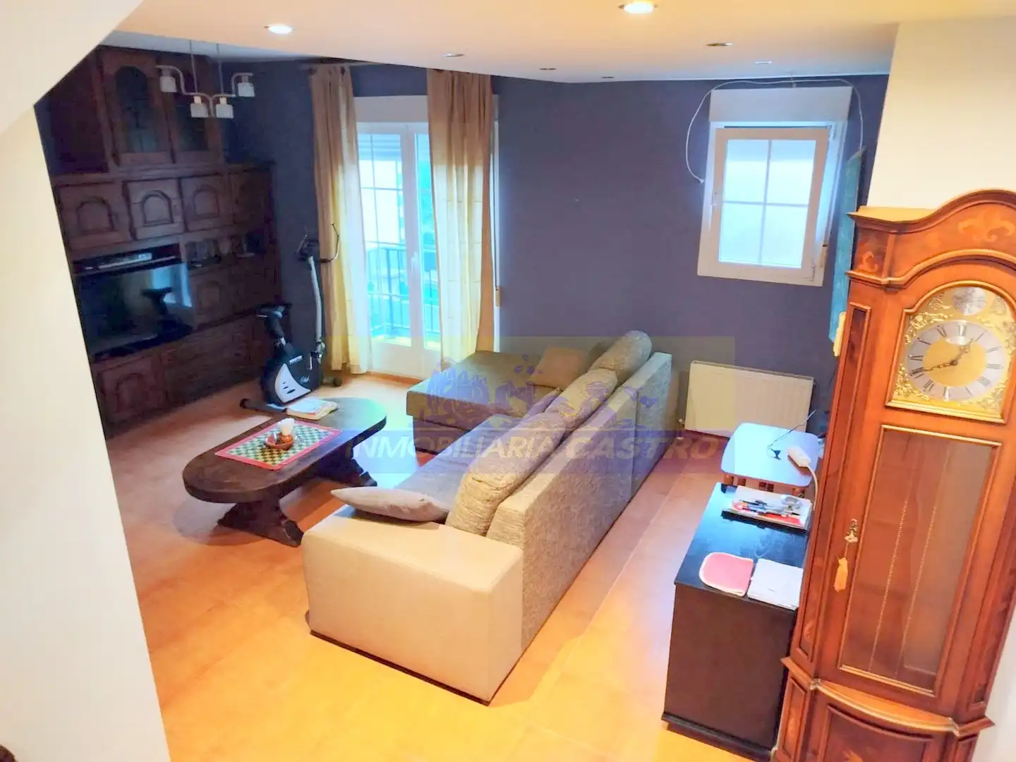 Sala de estar de Casa o chalet en venta en Castro-Urdiales con Calefacción, Jardín privado y Terraza