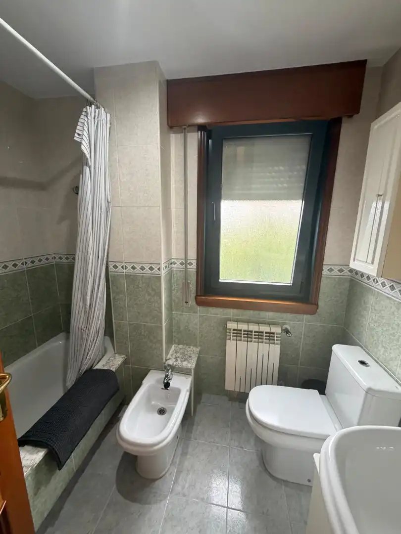 Bathroom of Flat for rent in Lugo  with Heating, Furnished and Oven