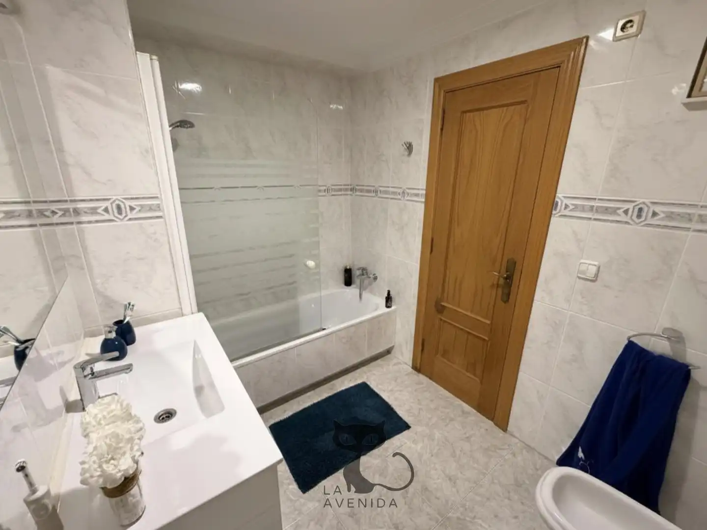 Badezimmer von Wohnungen zum Verkauf in Valencia mit Klimaanlage, Terrasse und Balkon