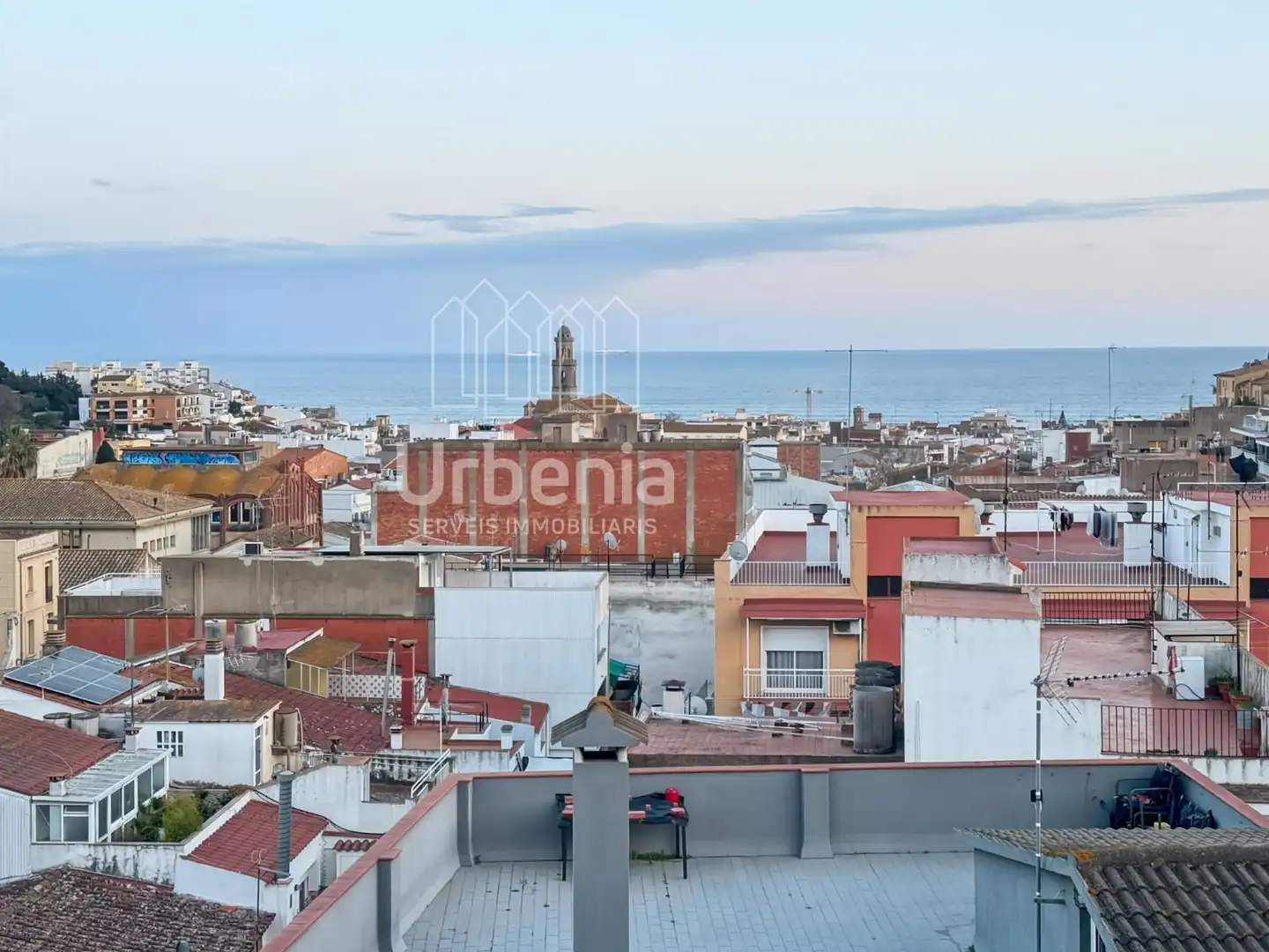 Außenansicht von Wohnung zum Verkauf in Canet de Mar mit Heizung und Terrasse