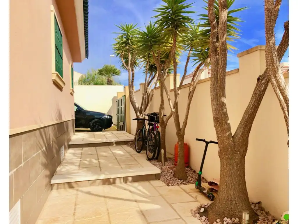 Aparcament de Casa o xalet en venda en Rojales amb Jardí privat, Terrassa i Moblat