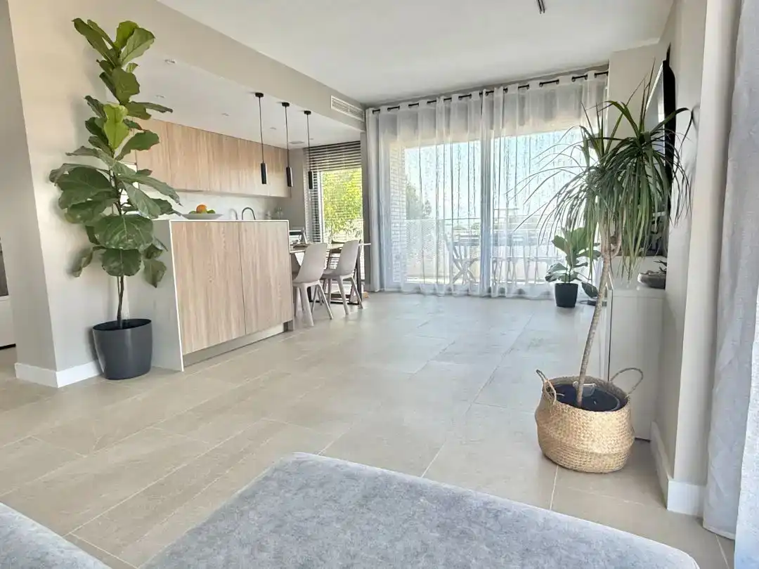 Sala d'estar de Pis en venda en Cambrils amb Aire condicionat, Piscina i Balcó