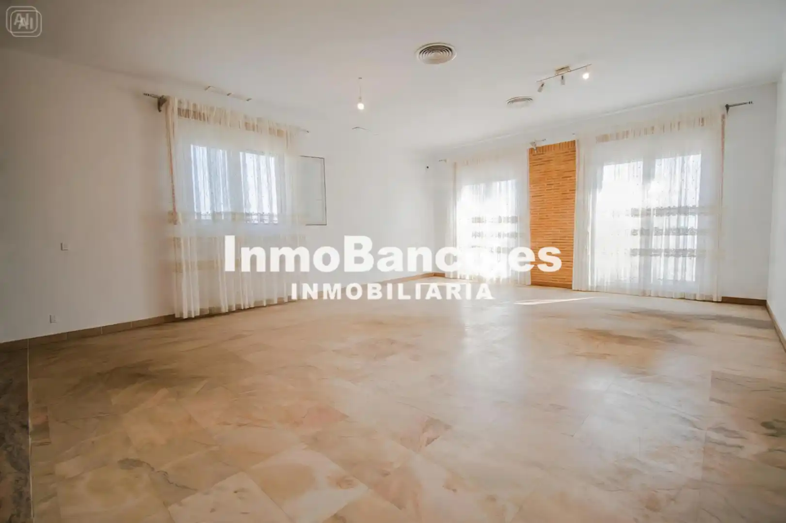 Casa o chalet en venta en Chiva con Jardín privado, Parquet y Terraza
