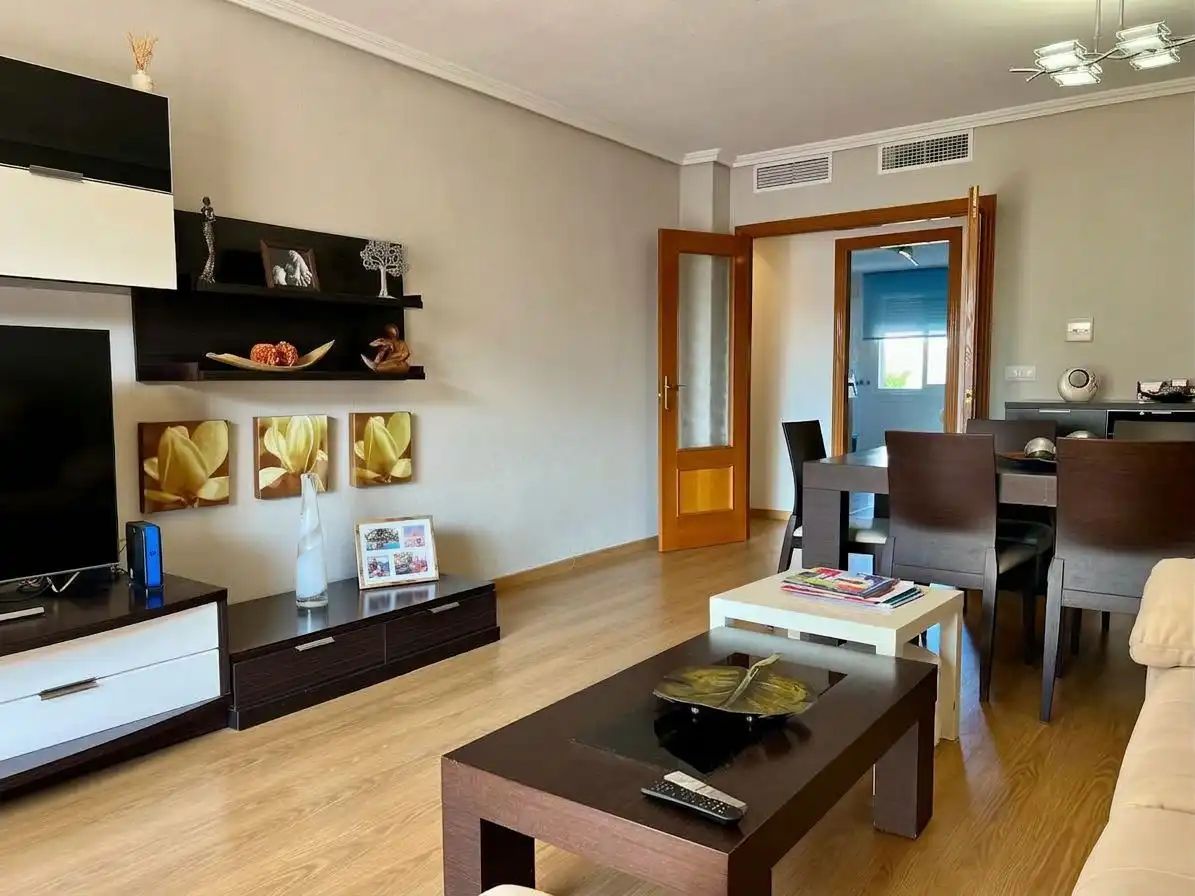 Sala de estar de Piso en venta en La Nucia con Terraza, Trastero y Piscina comunitaria