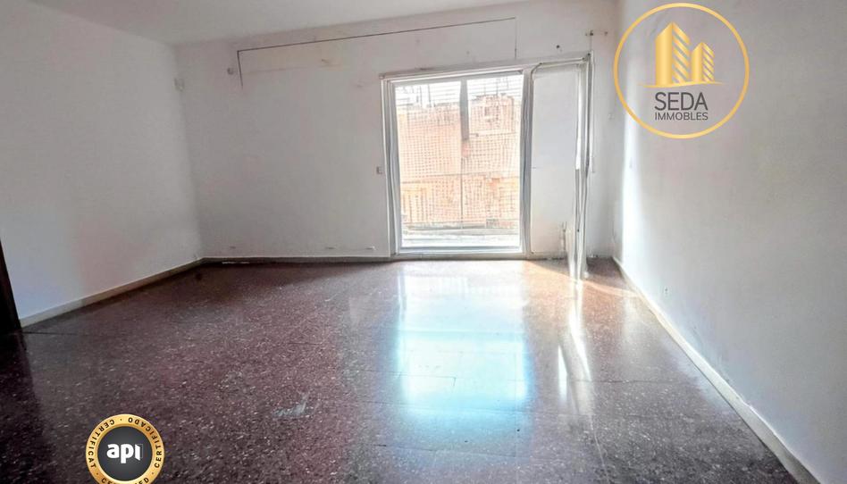 Photo 1 of Flat for sale in Carrer D'amèrica, Can Parellada, Barcelona