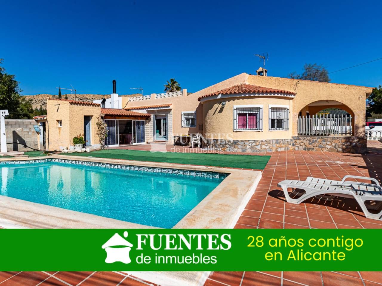 Vista exterior de Casa o chalet en venta en Mutxamel con Aire acondicionado, Calefacción y Jardín privado