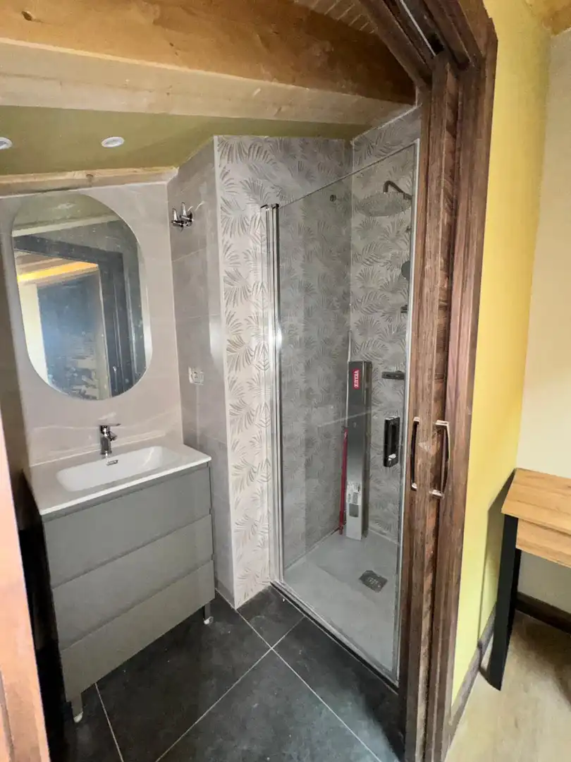 Badezimmer von Dachboden zur Miete in Segovia mit Heizung, Möbliert und Ofen