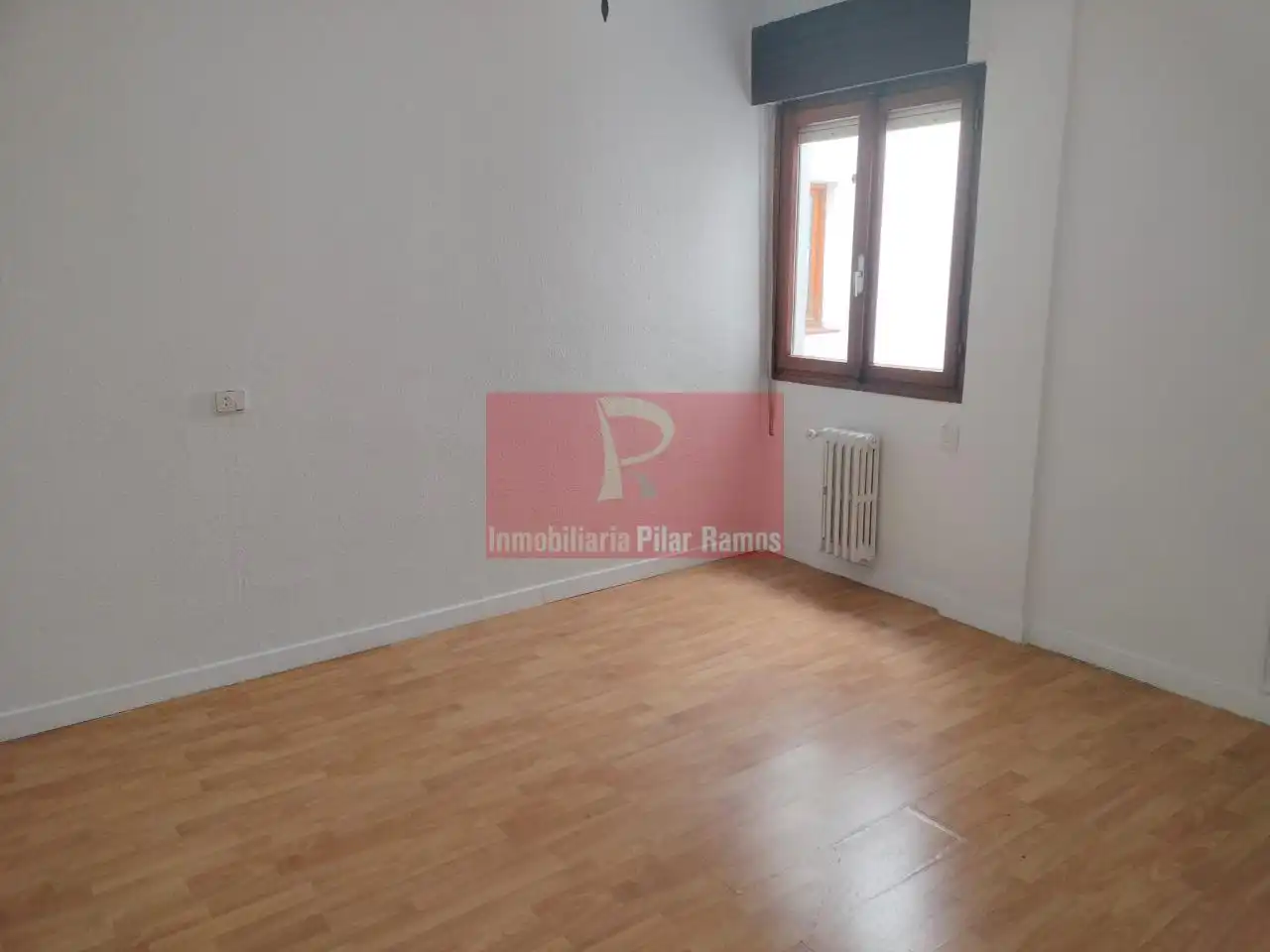 Schlafzimmer von Wohnung zur Miete in León Capital  mit Heizung, Parkett und Terrasse