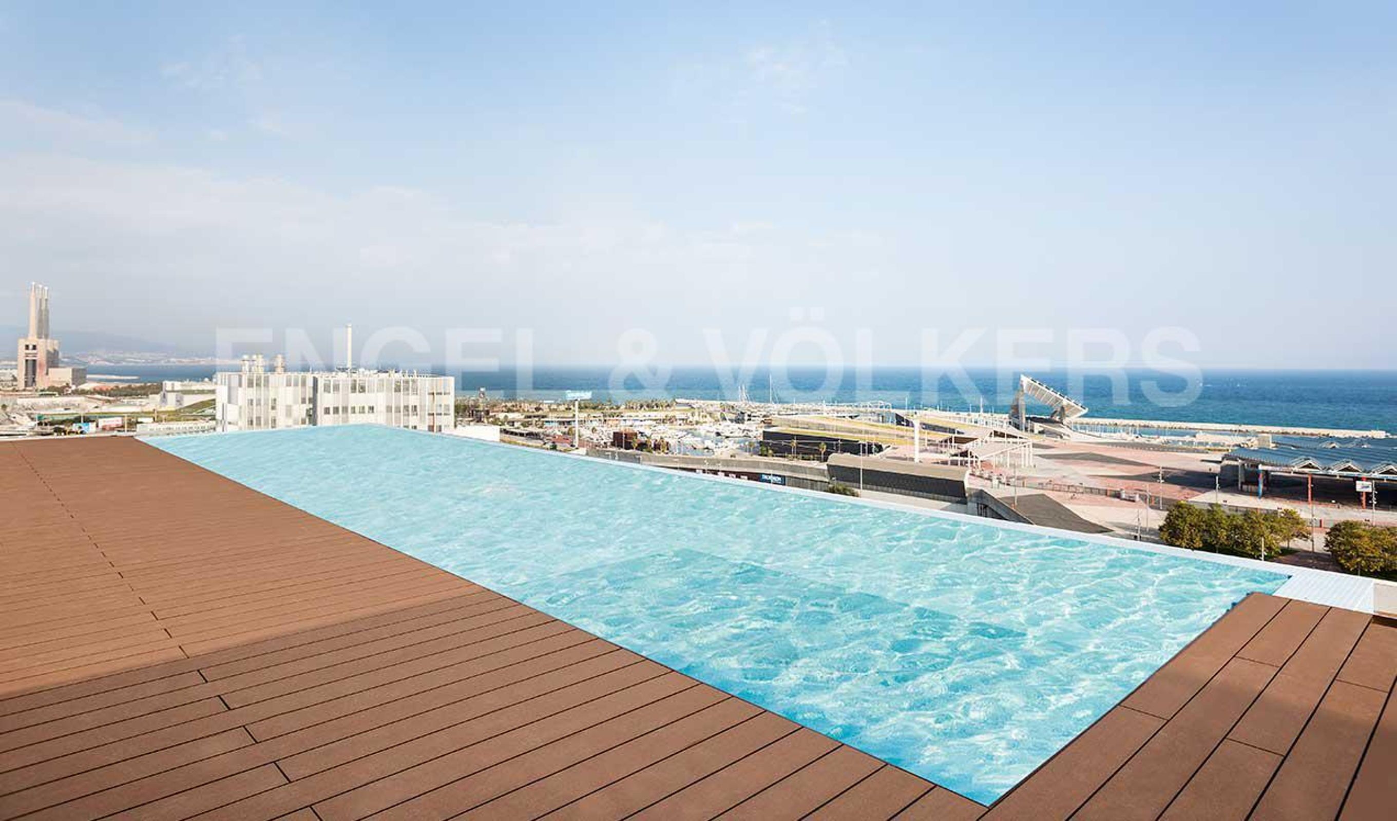 Swimming pool of Apartment for sale in  Barcelona Capital  with Air Conditioner, Heating and Private garden