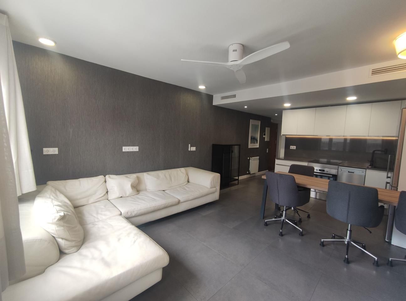 Living room of Flat to rent in  Zaragoza Capital  with Air Conditioner, Heating and Parquet flooring